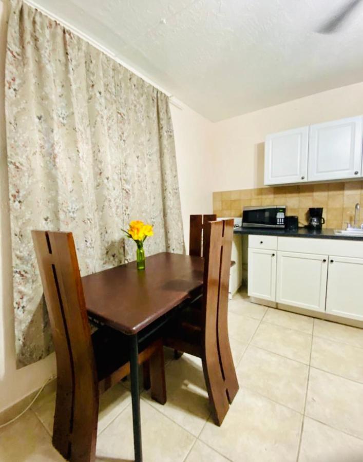 Hallandale Beach Motel With Free Parking And Full Kitchen ! No Extra Fees! Accepting Cash! Екстериор снимка