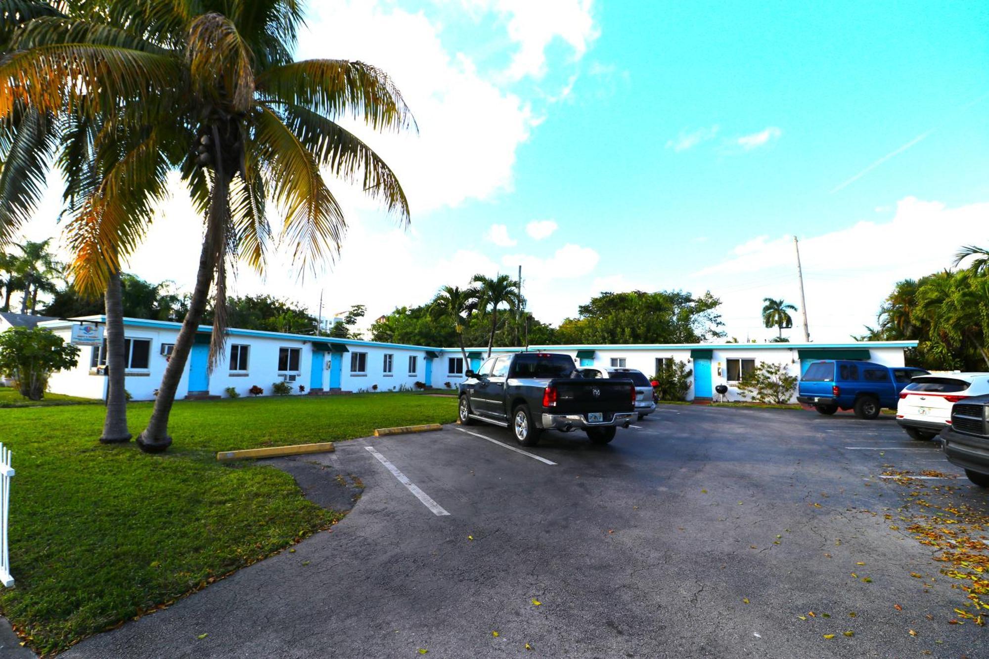 Hallandale Beach Motel With Free Parking And Full Kitchen ! No Extra Fees! Accepting Cash! Екстериор снимка